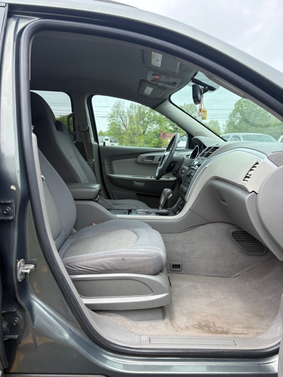 2010 Chevrolet Traverse Image 11