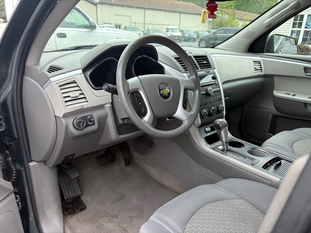 2010 Chevrolet Traverse Image 14