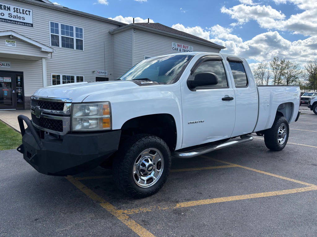 2011 Chevrolet Silverado 1500 Image 2