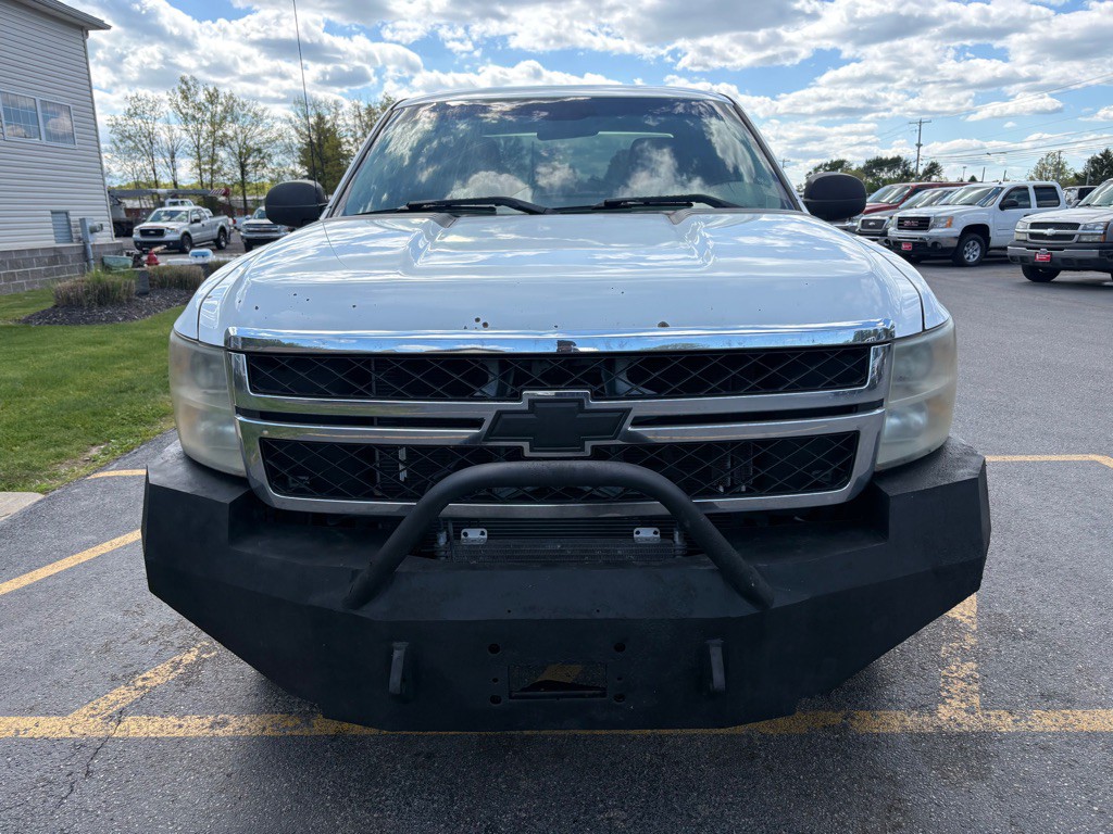 2011 Chevrolet Silverado 1500 Image 3