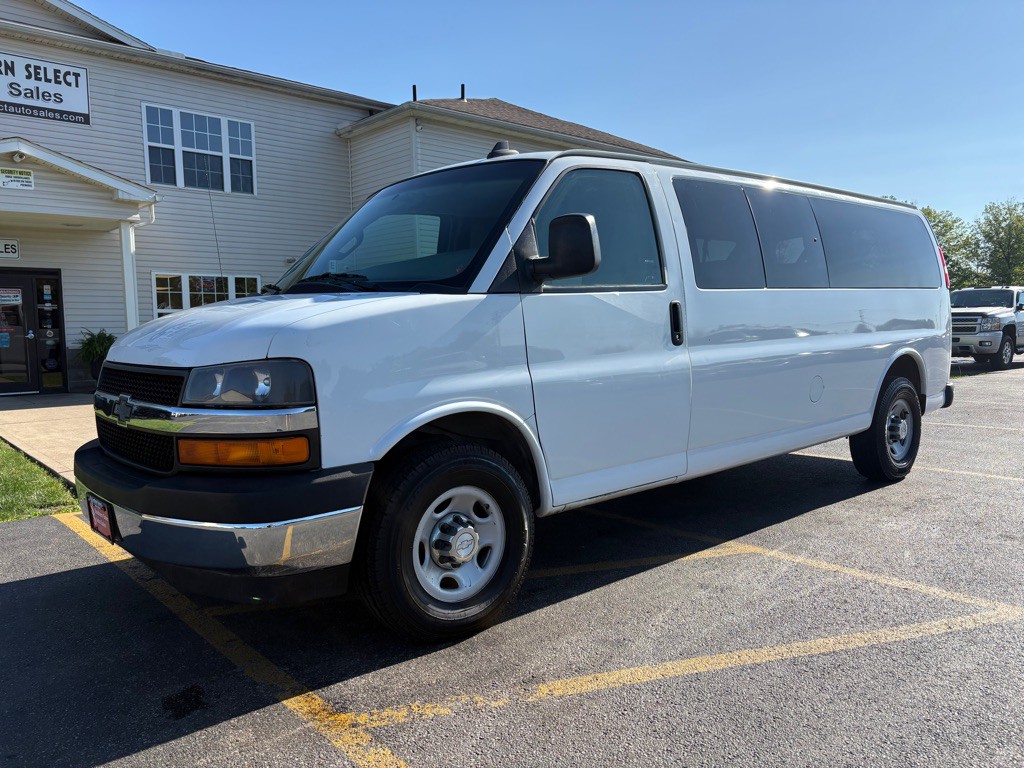 2017 Chevrolet Express Image 2