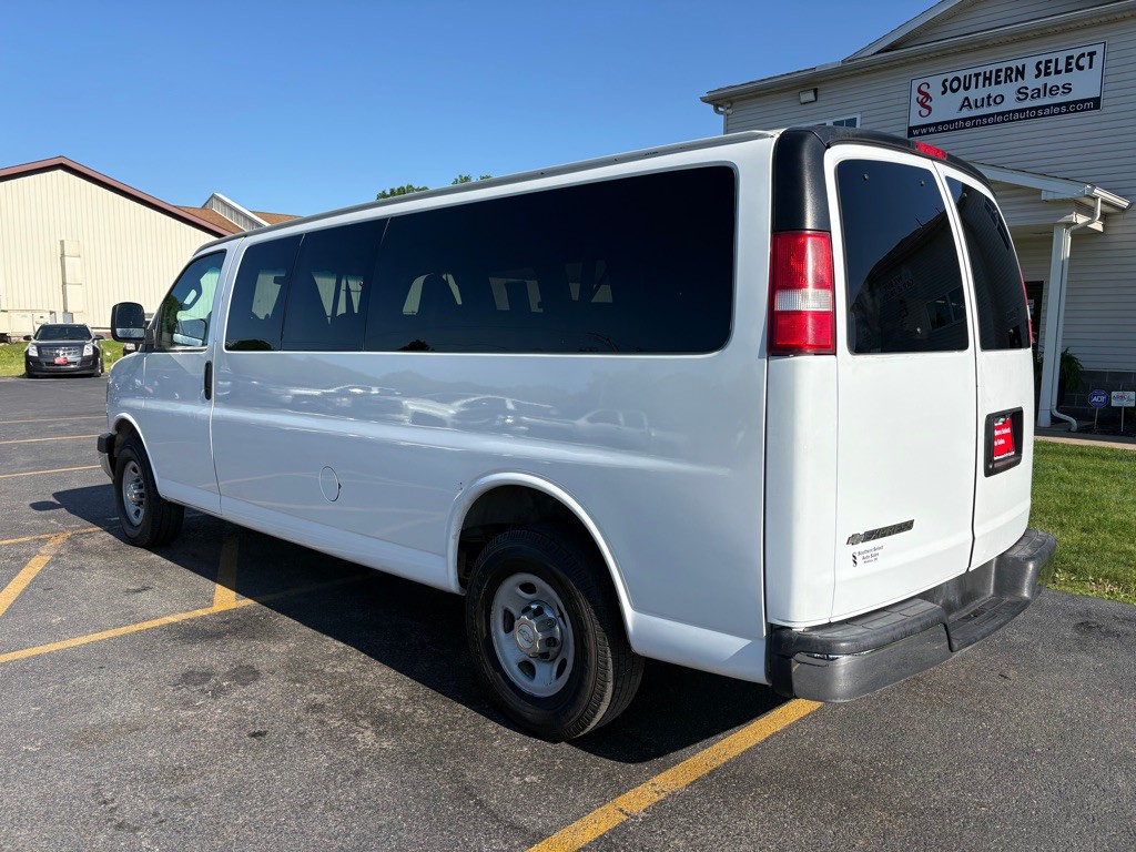 2017 Chevrolet Express Image 8