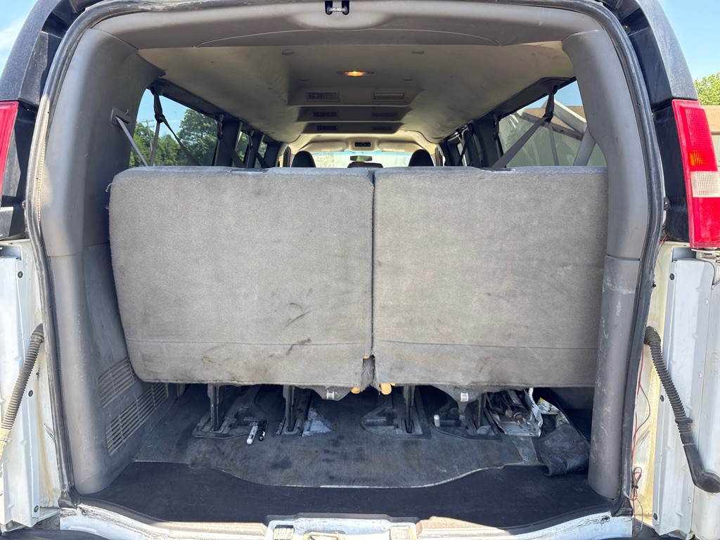 2017 Chevrolet Express Image 13