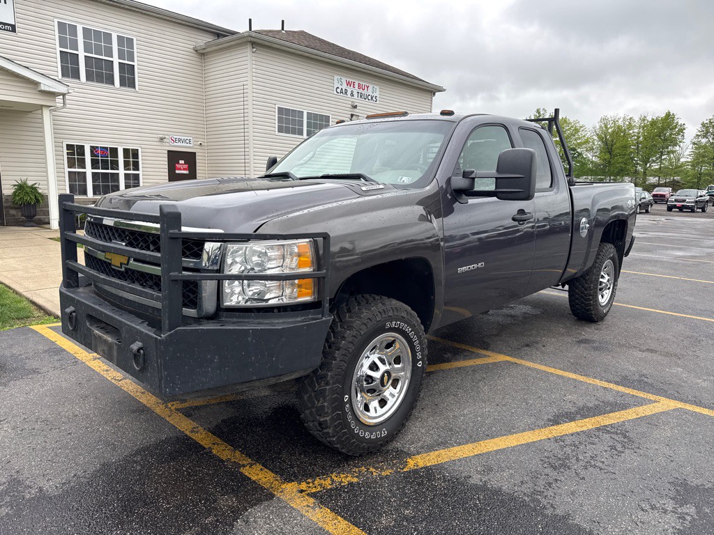 2011 Chevrolet Silverado 1500 Image 2