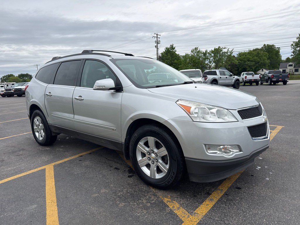 2010 Chevrolet Traverse Image 4