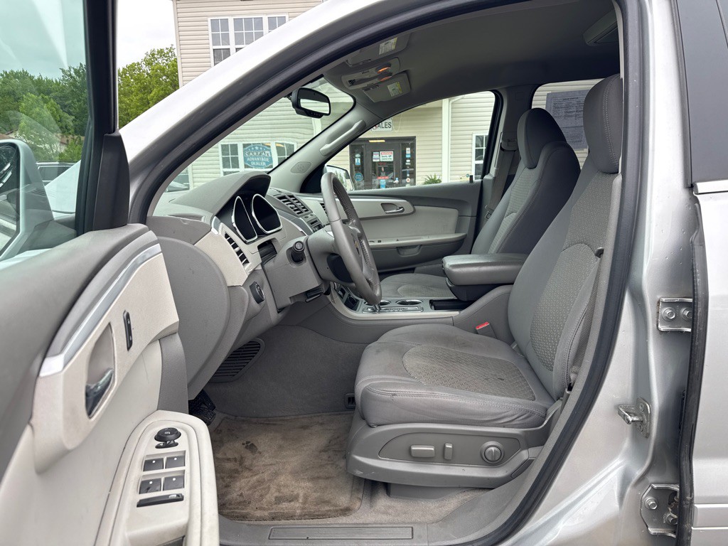 2010 Chevrolet Traverse Image 9