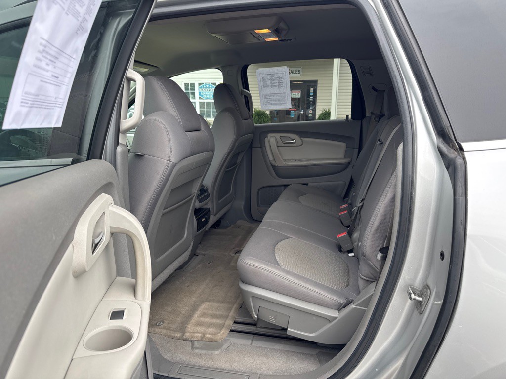 2010 Chevrolet Traverse Image 10