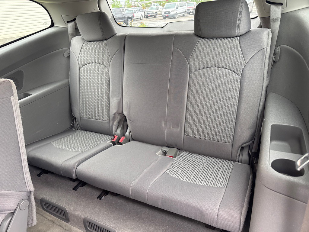 2010 Chevrolet Traverse Image 11