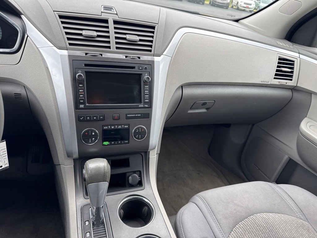 2010 Chevrolet Traverse Image 17