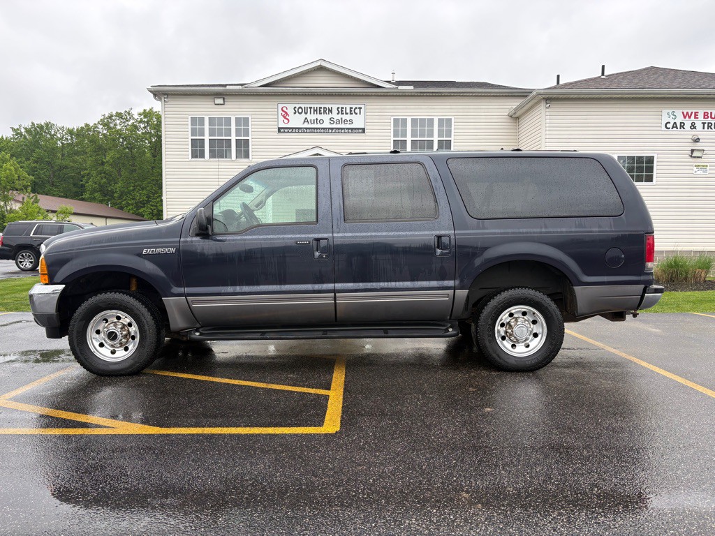 2001 Ford Excursion Image 1