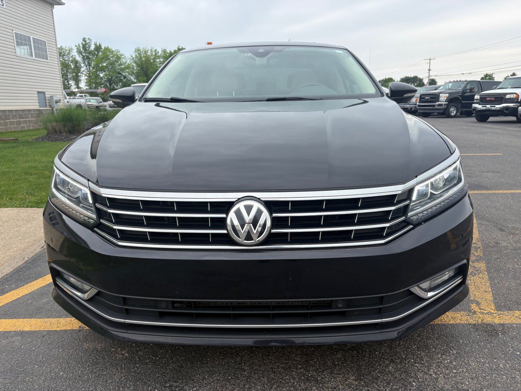 2017 Volkswagen Passat Image 3