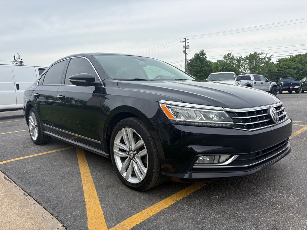 2017 Volkswagen Passat Image 4