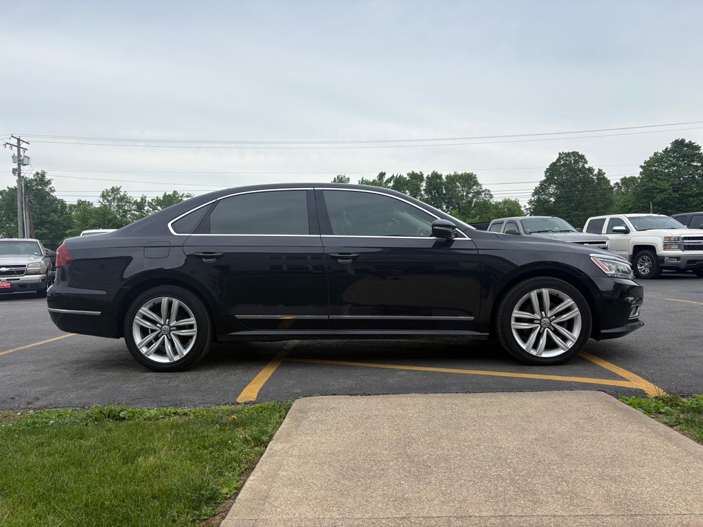 2017 Volkswagen Passat Image 5
