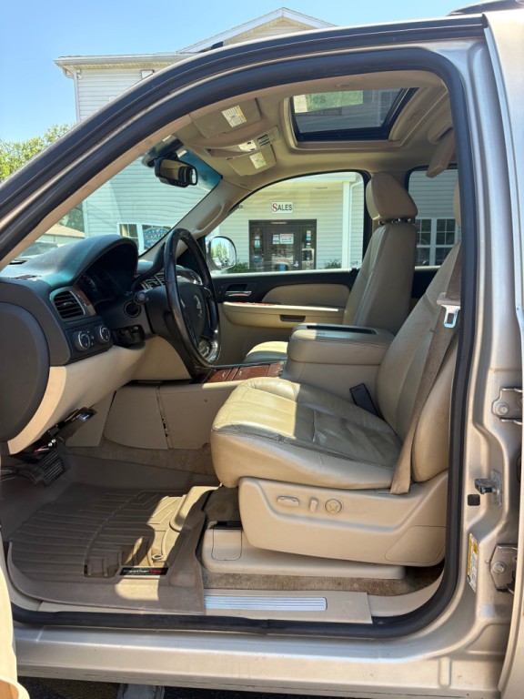 2007 Chevrolet Suburban Image 9