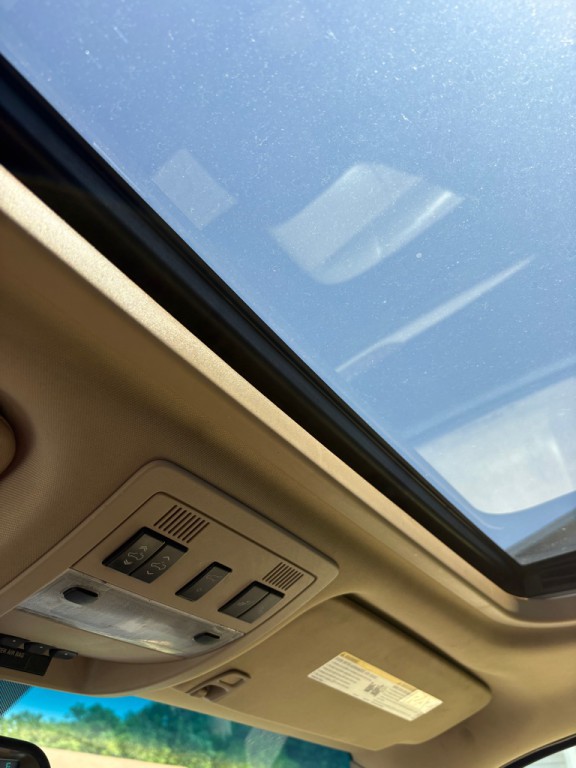 2007 Chevrolet Suburban Image 17