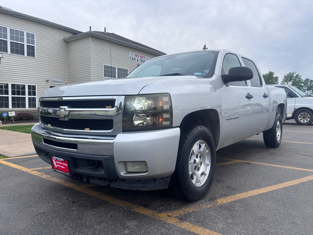 2011 Chevrolet Silverado 1500 Image 2