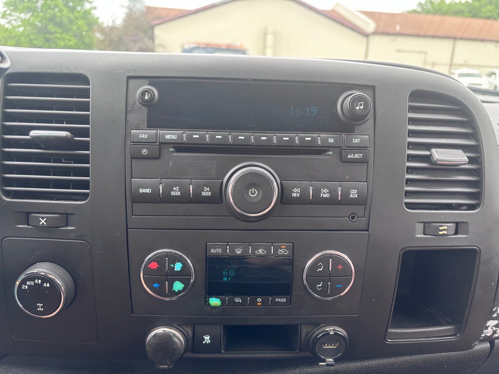 2011 Chevrolet Silverado 1500 Image 17