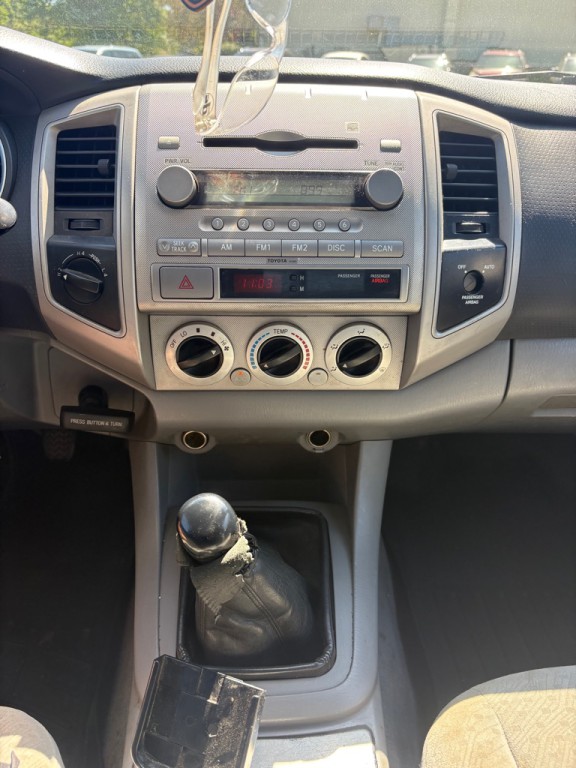 2006 Toyota Tacoma Image 16