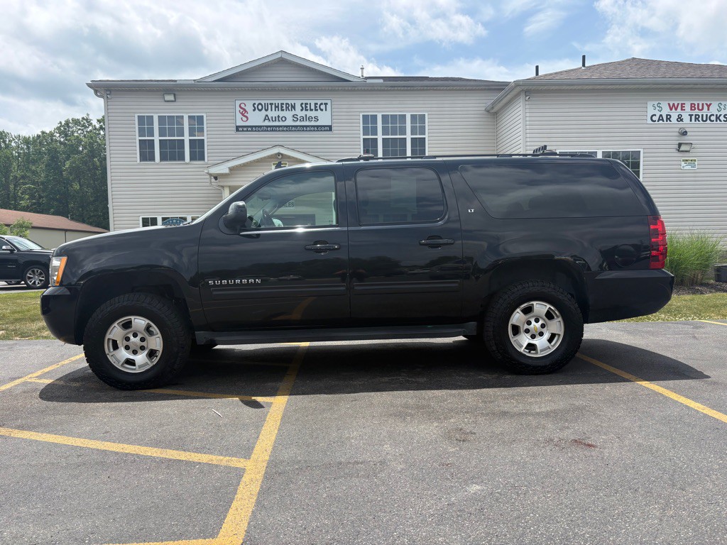 2010 Chevrolet Suburban Image 1