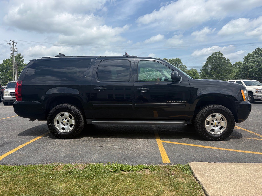 2010 Chevrolet Suburban Image 5
