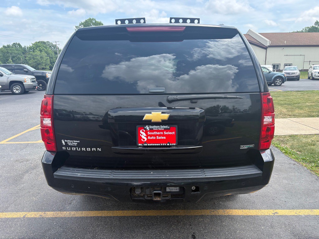 2010 Chevrolet Suburban Image 7