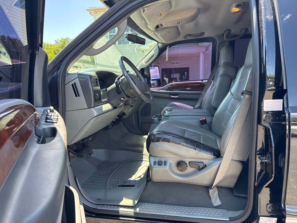 2004 Ford F-250 Image 13