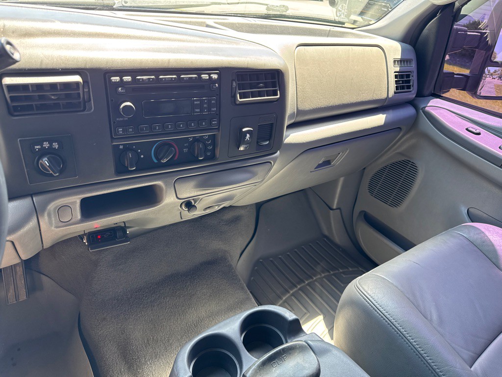 2004 Ford F-250 Image 18