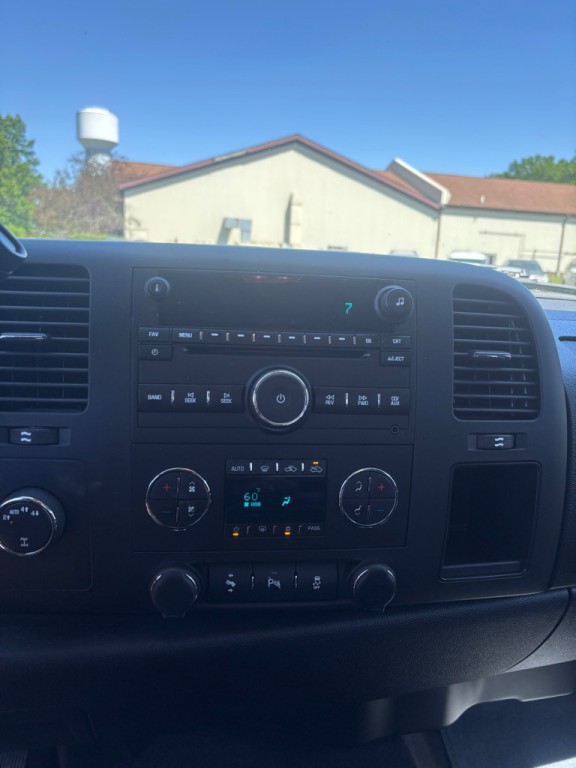 2011 GMC Sierra 1500 Image 17