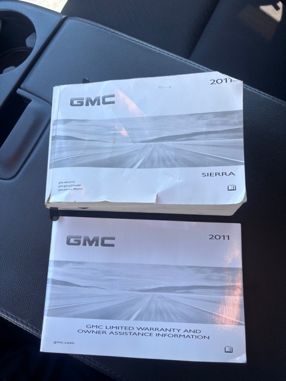 2011 GMC Sierra 1500 Image 18