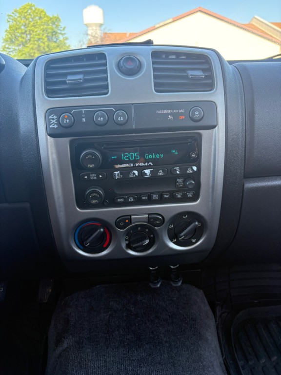 2011 Chevrolet Colorado Image 16