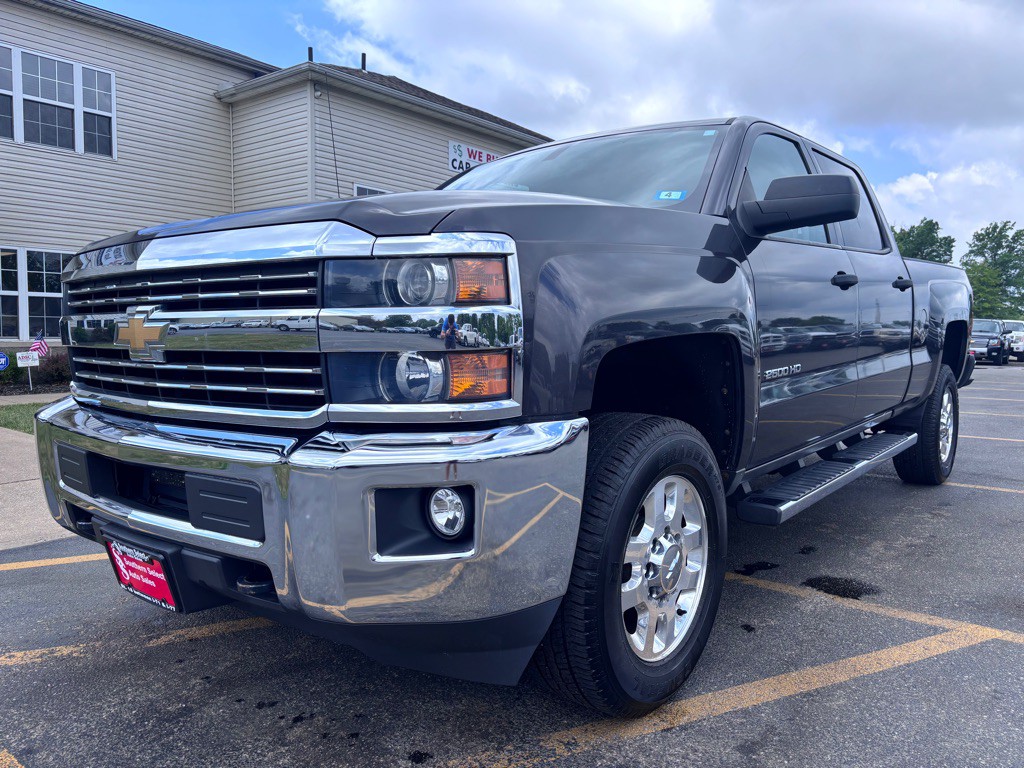 2015 Chevrolet Silverado 1500 Image 2