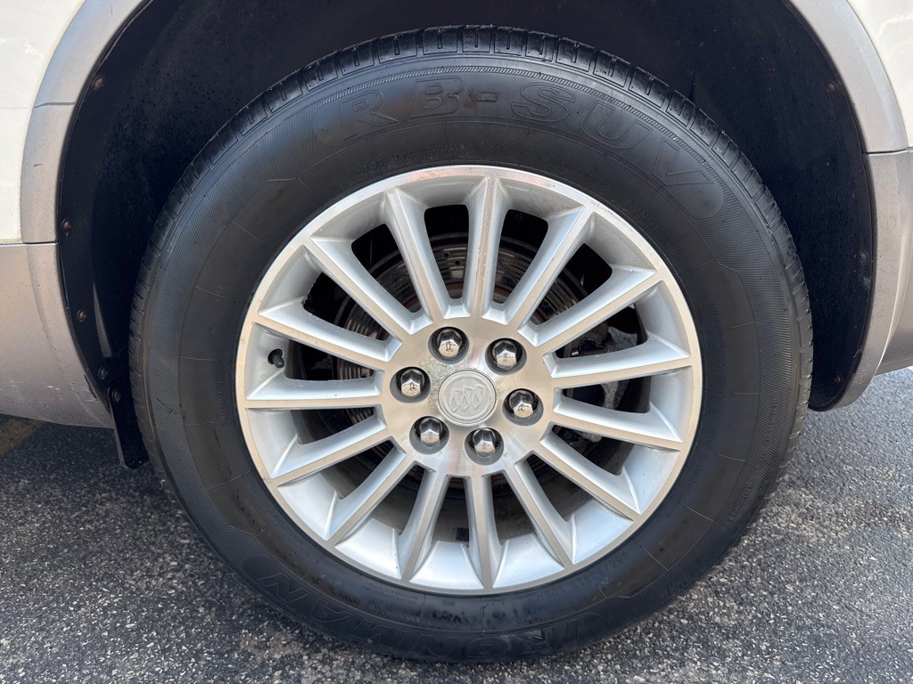 2011 Buick Enclave Image 9