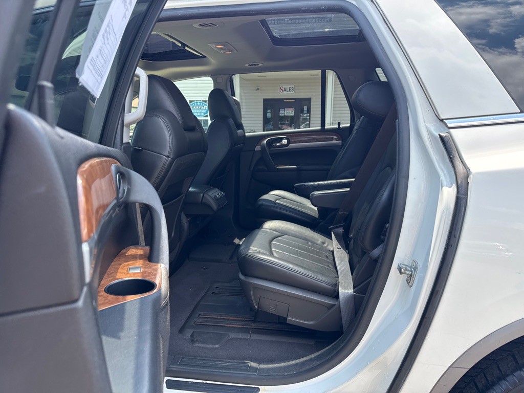 2011 Buick Enclave Image 11