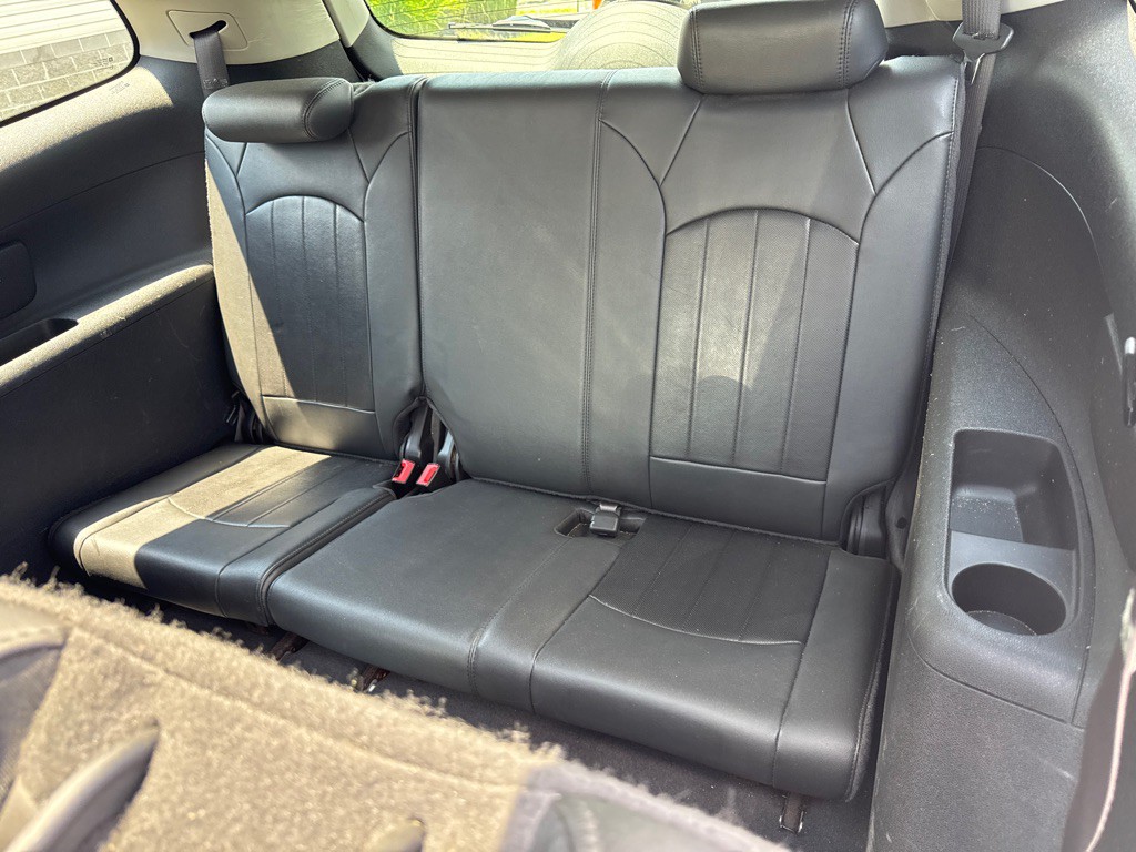 2011 Buick Enclave Image 12