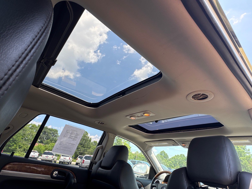 2011 Buick Enclave Image 16