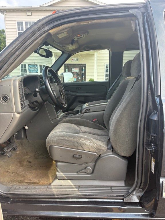 2004 Chevrolet Silverado 1500 Image 9
