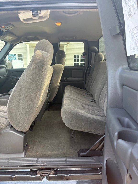 2004 Chevrolet Silverado 1500 Image 10