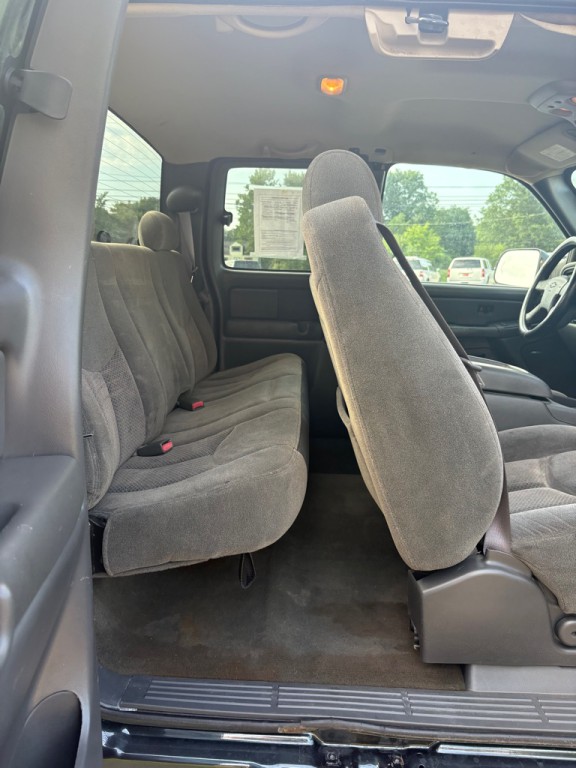 2004 Chevrolet Silverado 1500 Image 12