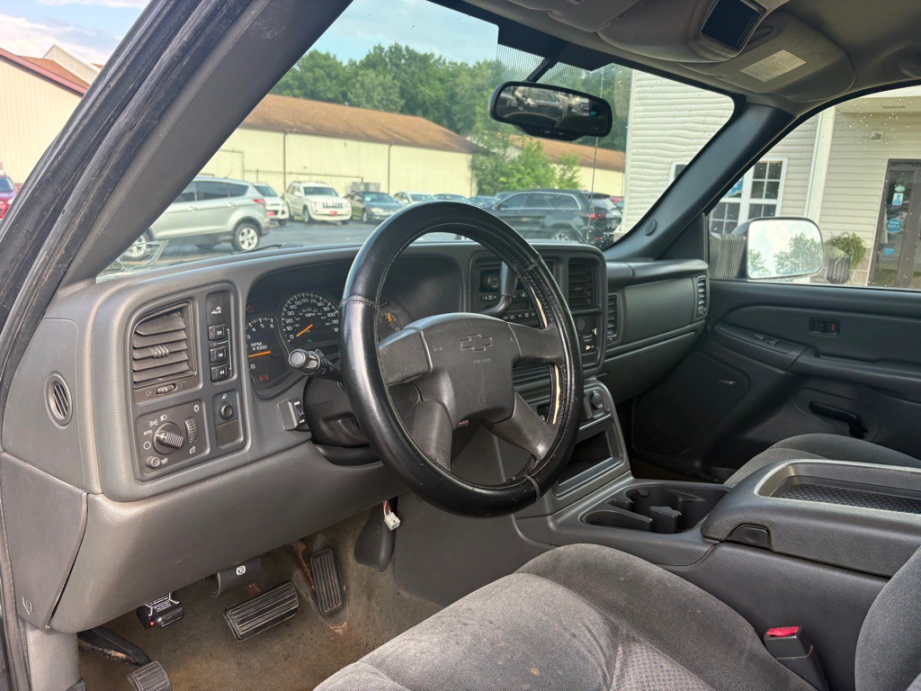 2004 Chevrolet Silverado 1500 Image 13