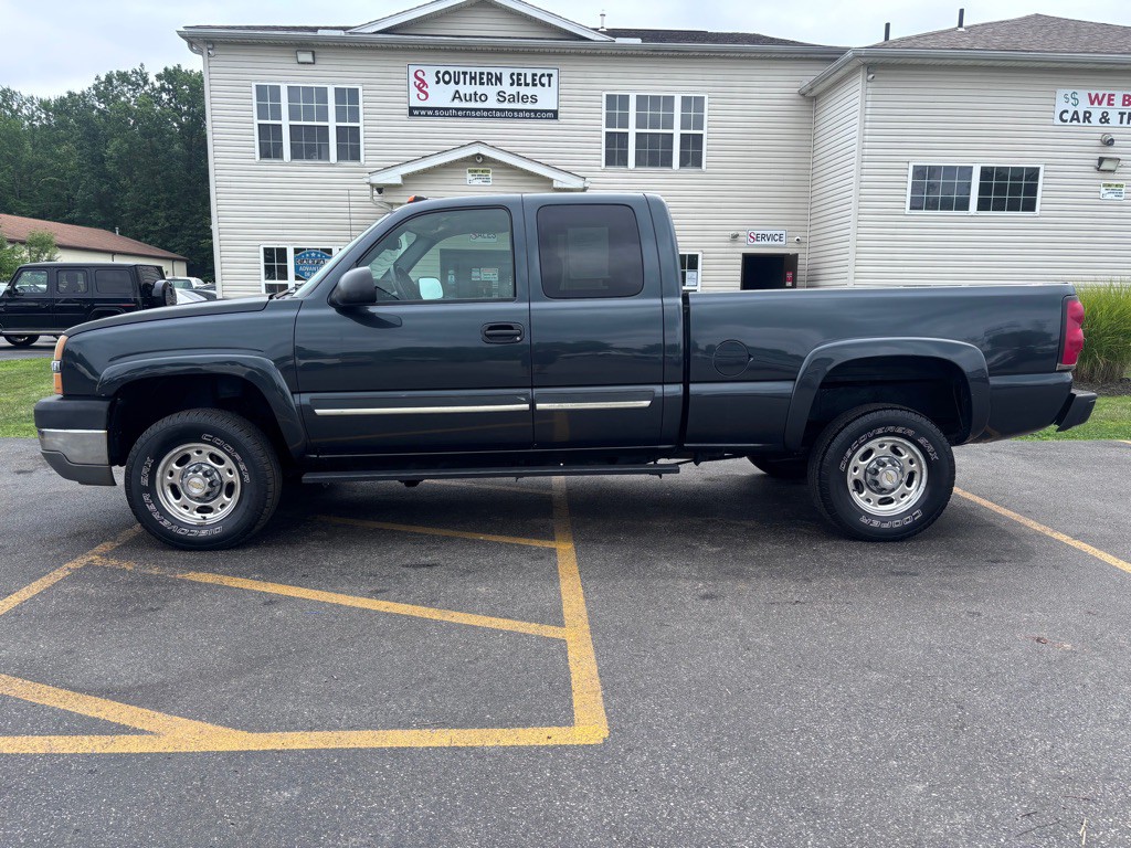 2004 Chevrolet Silverado 1500 Image 1