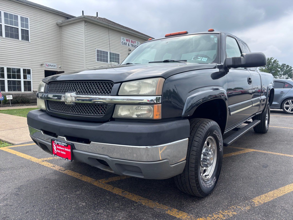 2004 Chevrolet Silverado 1500 Image 2