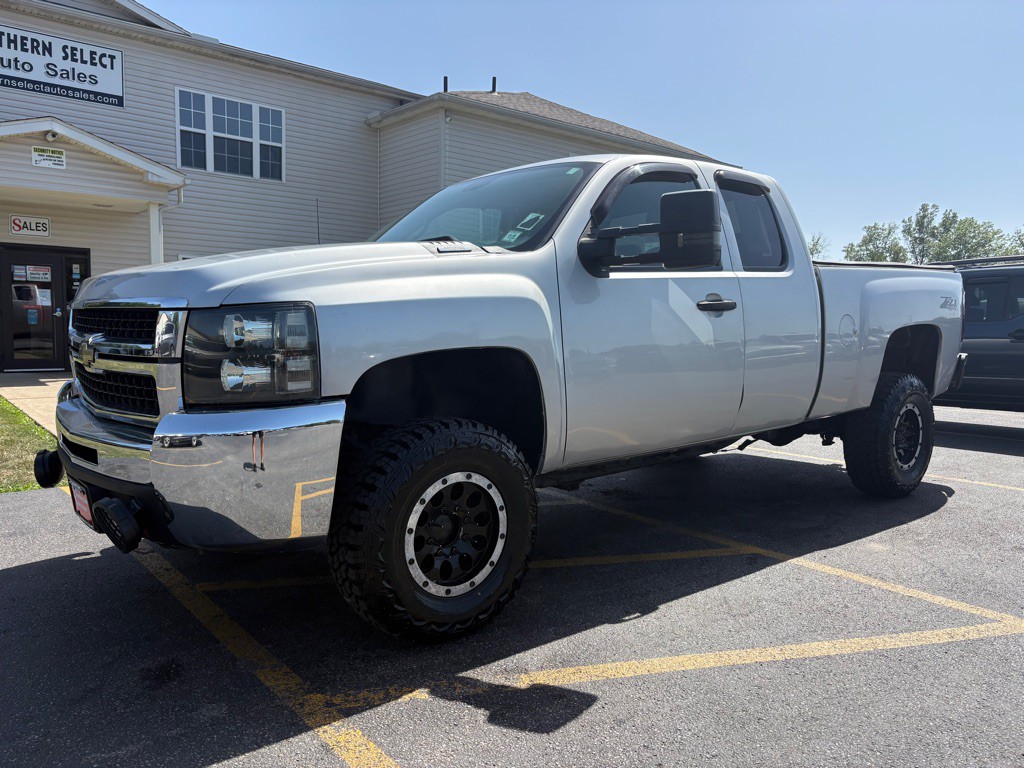 2010 Chevrolet Silverado 1500 Image 2