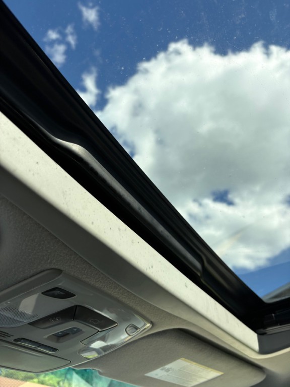 2013 Toyota Sienna Image 18
