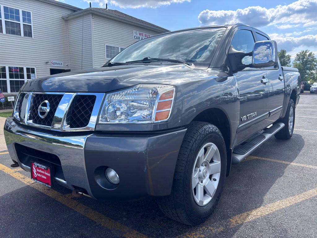 2005 Nissan Titan Image 2