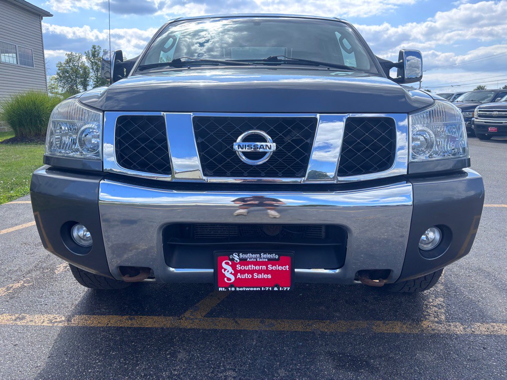 2005 Nissan Titan Image 3
