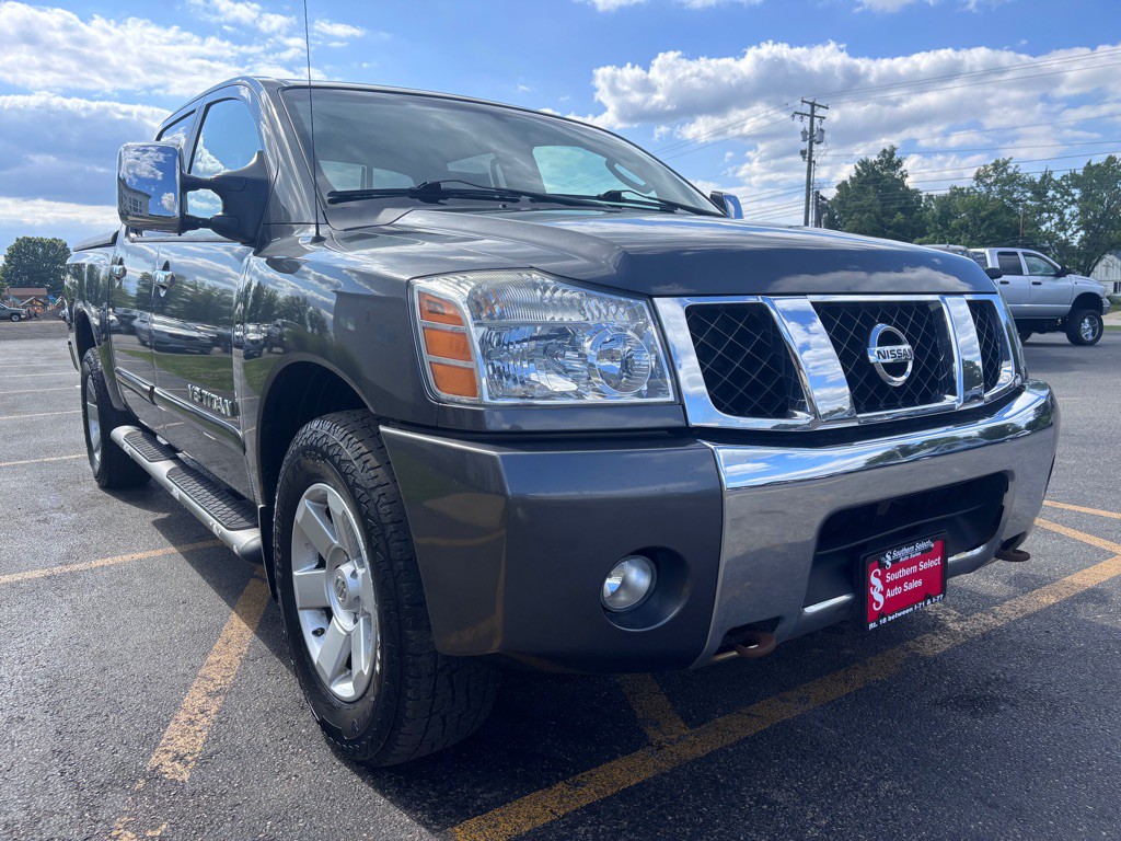 2005 Nissan Titan Image 4