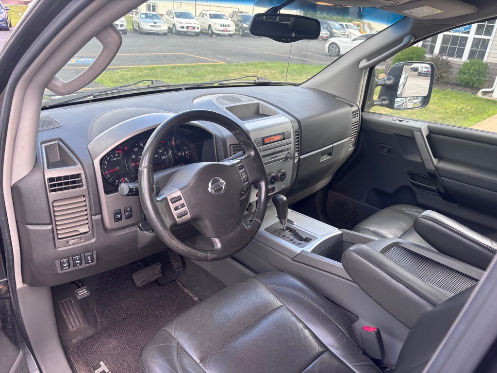 2005 Nissan Titan Image 13