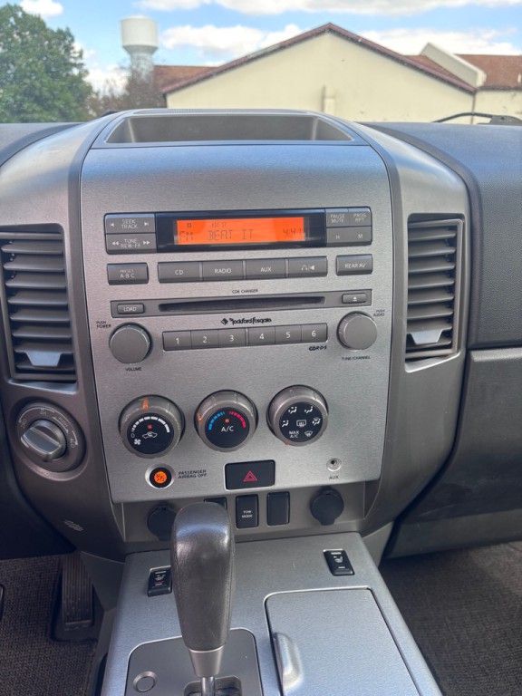 2005 Nissan Titan Image 16