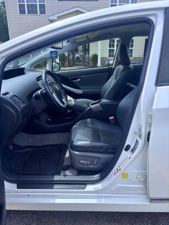 2012 Toyota Prius Image 10
