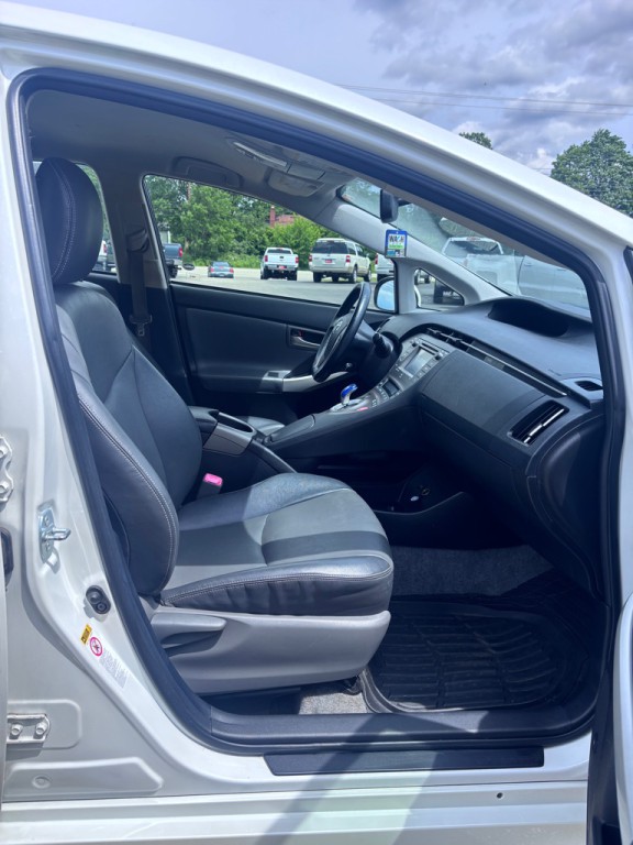 2012 Toyota Prius Image 12